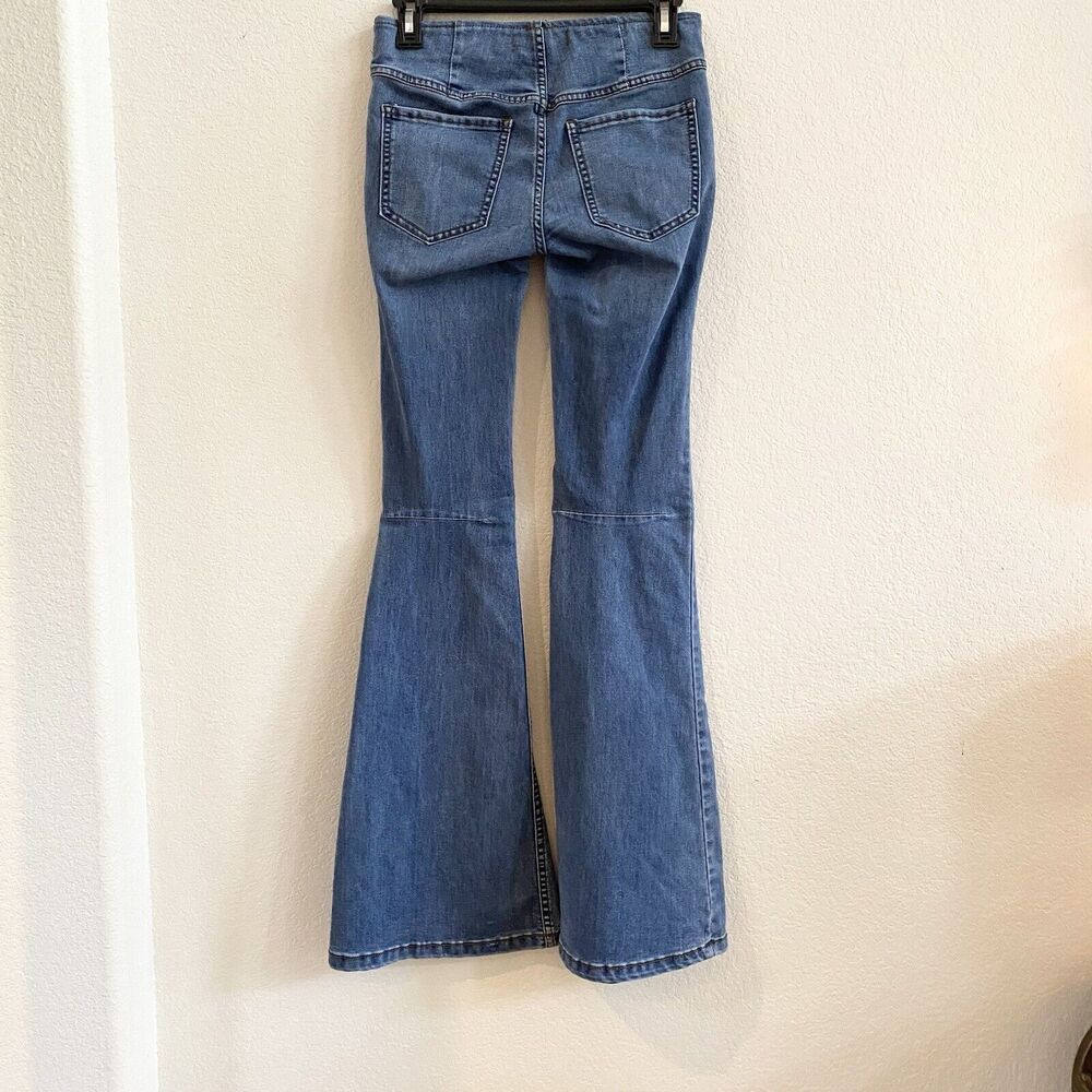 Free People Penny Pull On Flare Leg Jeans Size 25 Medium Wash - Picture 10 of 10